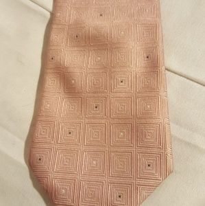 Donald Trump peach tie